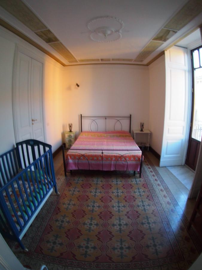 Casa Felice Nel Centro Storico, Tra Etna E Mare Apartment Катания Екстериор снимка